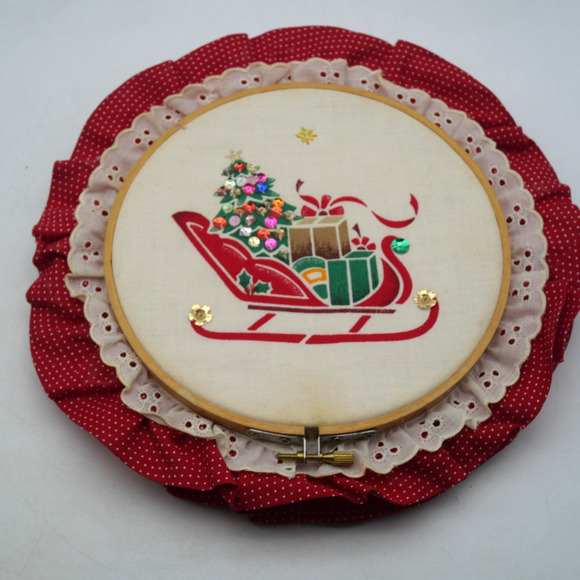 2 Vintage Christmas Embroidery Hoop Stamped Fabric Country Christmas Decor - Picture 4 of 6